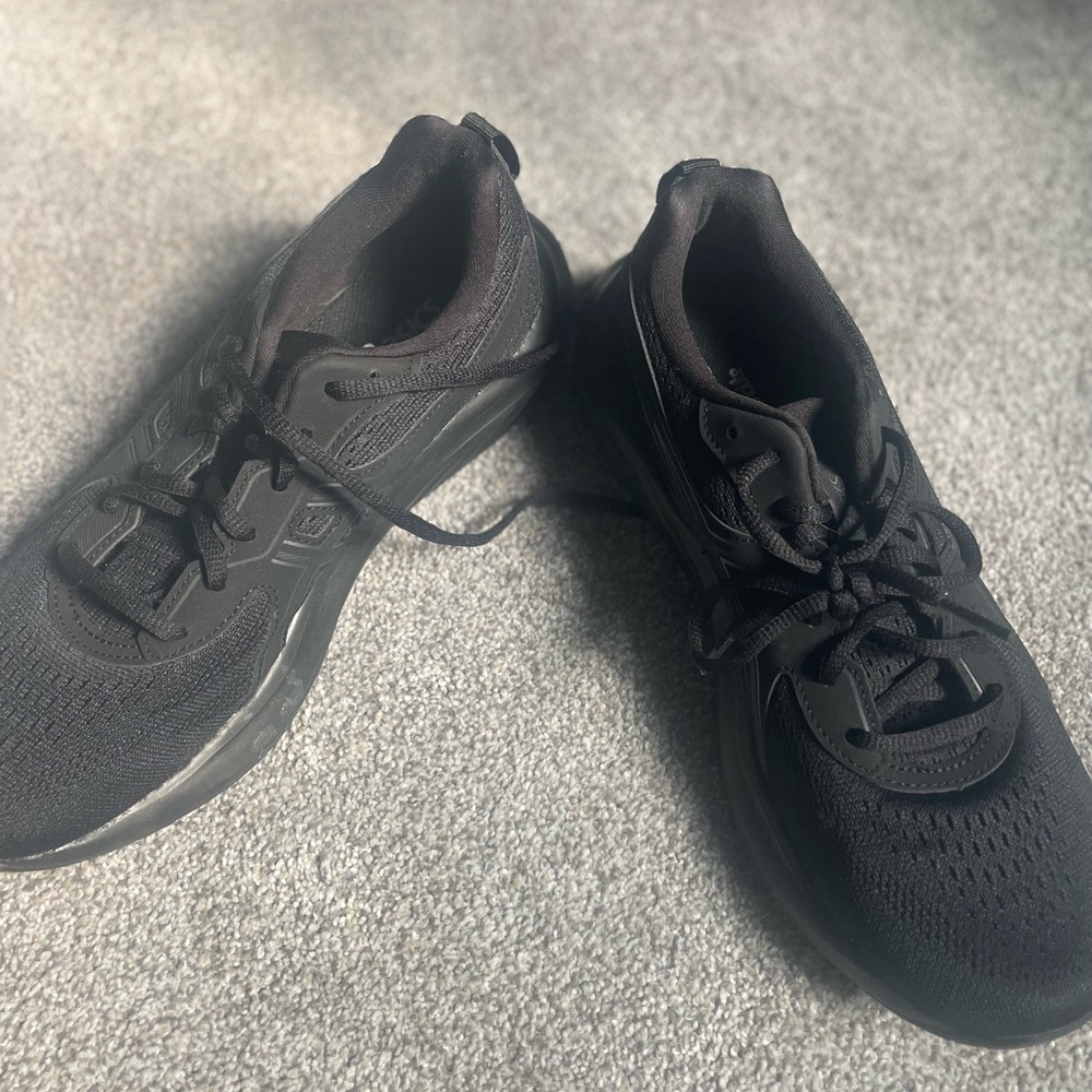 Asics Black Men's Athletic Training Shoes - Picture 3 of 6